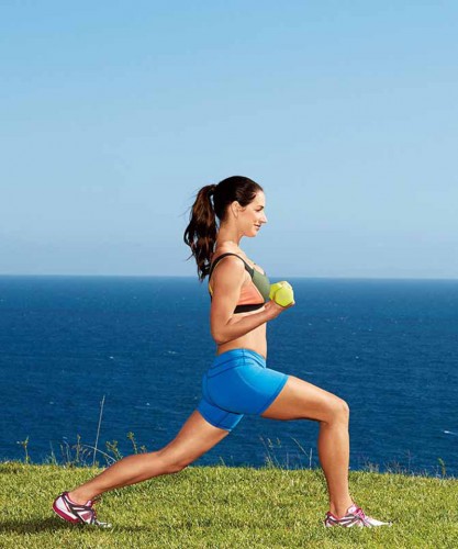 Hot & Healthy Workout: Get a Vacay Body. Perry Hagopian, Celebrity Photographer, Fashion Photographer, - PEOPLE, CELEBRITY, STUDIO,HEALTH, FITNESS, HOW-TO, WORKOUT STEP, Karena Dawn, Hero Lunge step 1